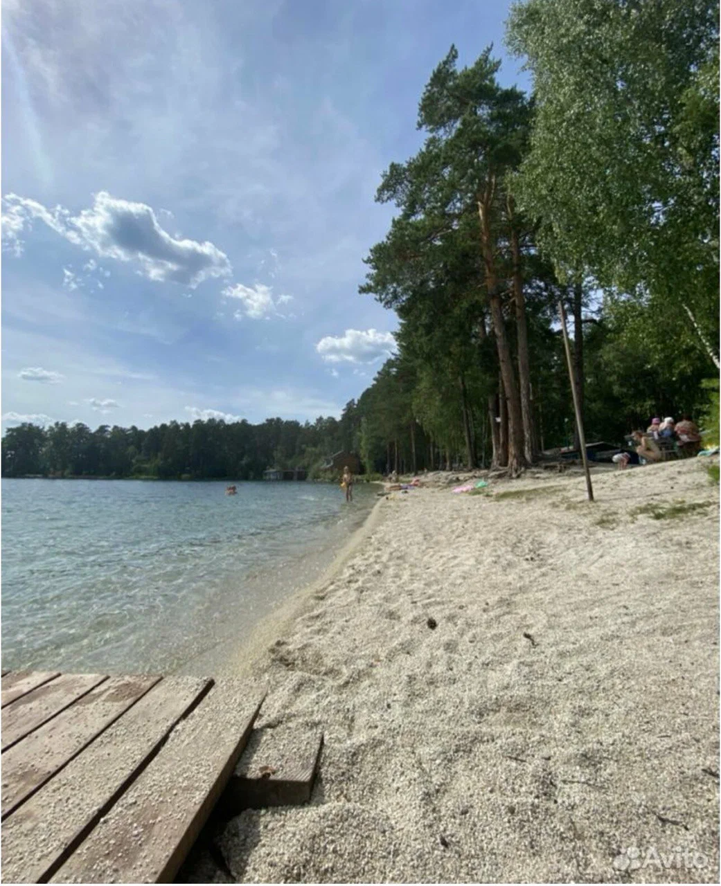 Пляж и озеро